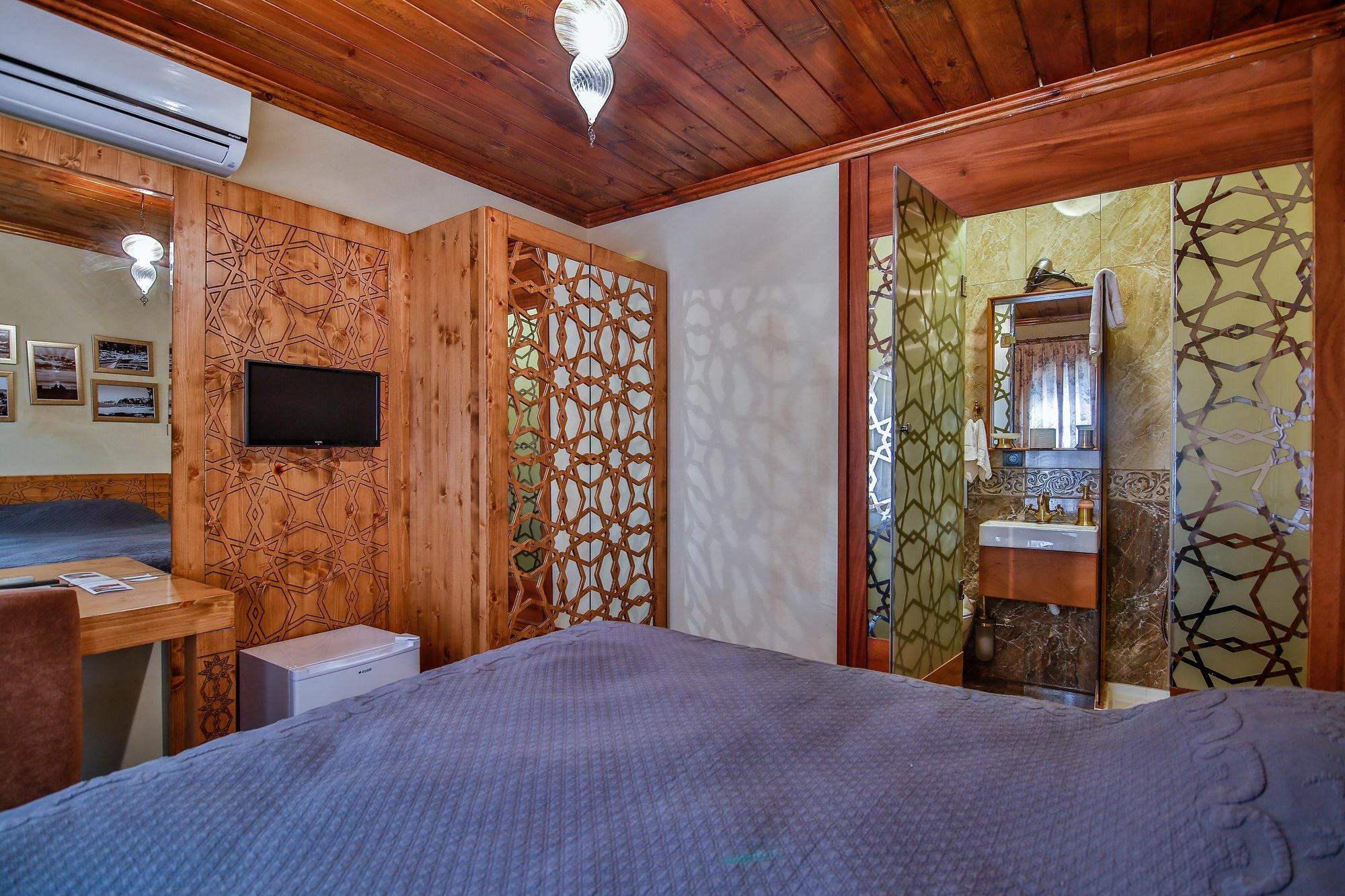 Kum Hotel 2*